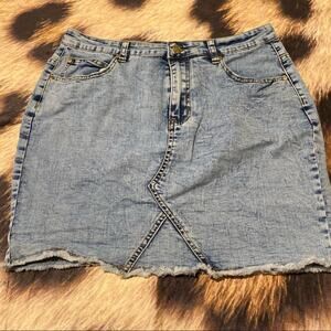 NWOT Just Quella Jean Mini Skirt Size 12 - 14 / Large Distressed